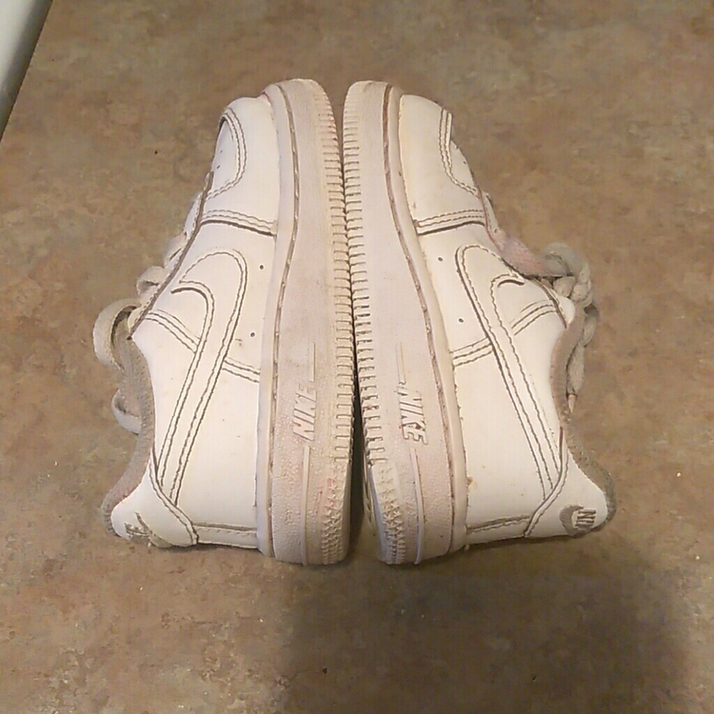 Nike - Picture 3 of 3